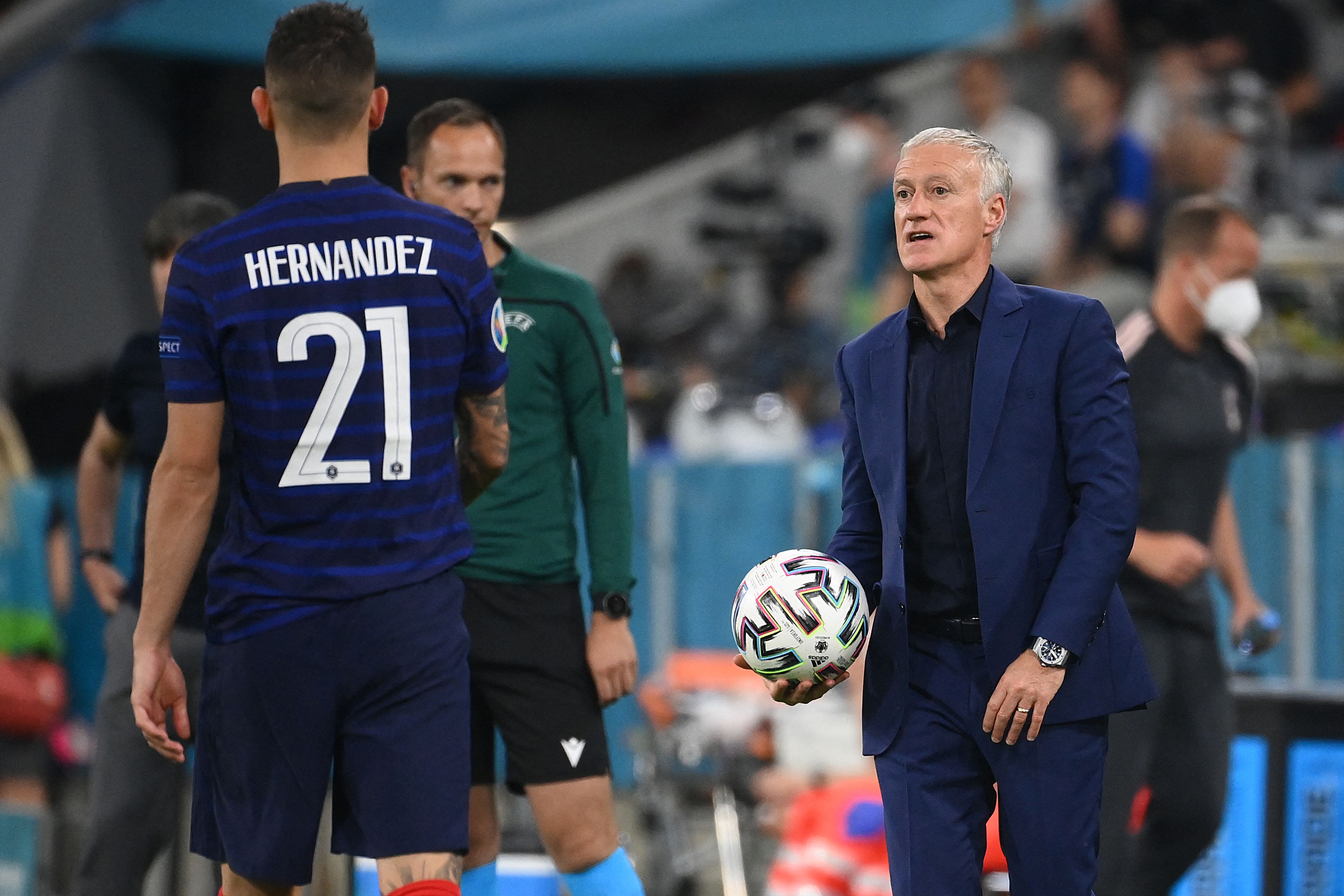 SC人造石粗料破碎机系列